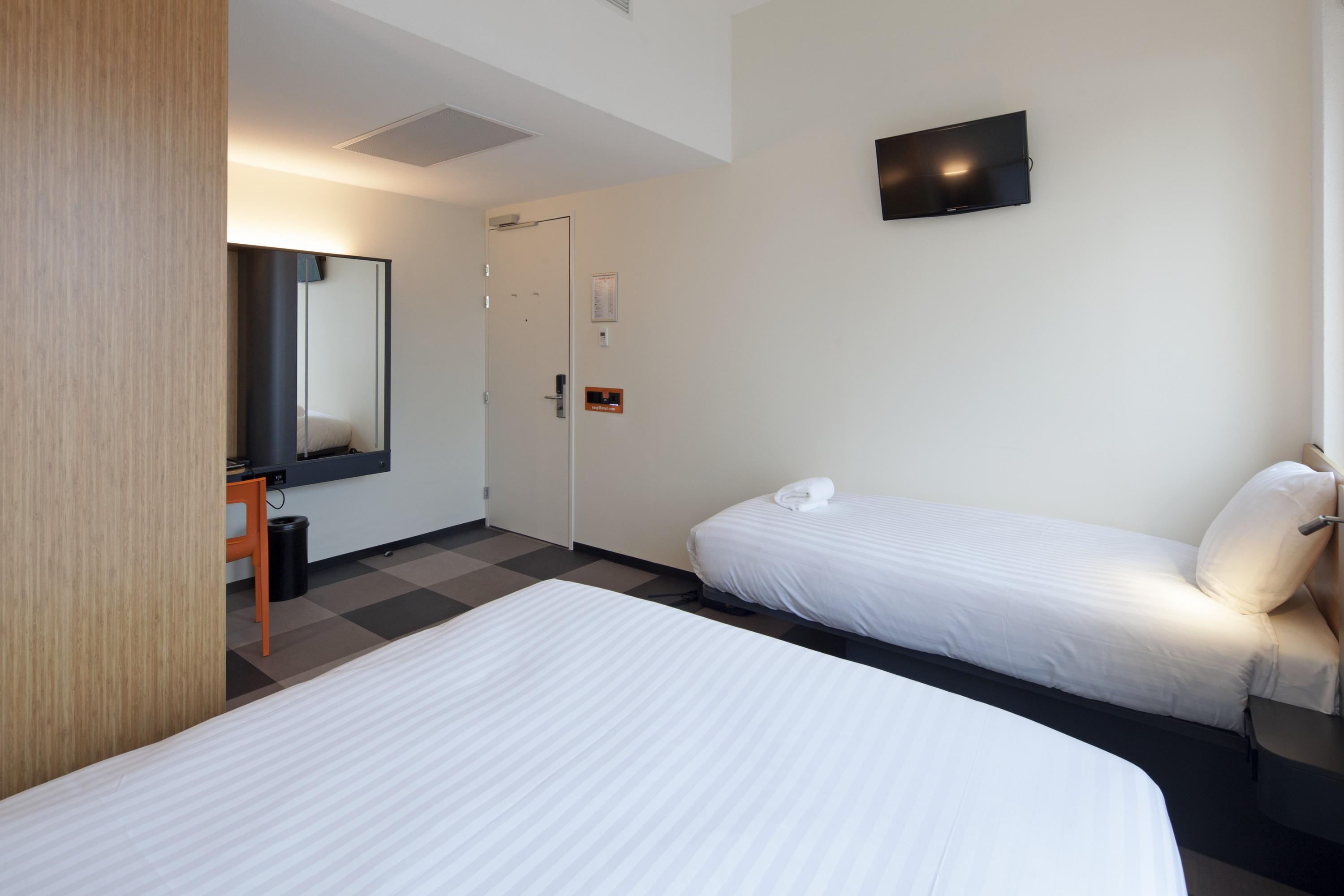 Easyhotel Amsterdam Arena Boulevard Екстер'єр фото