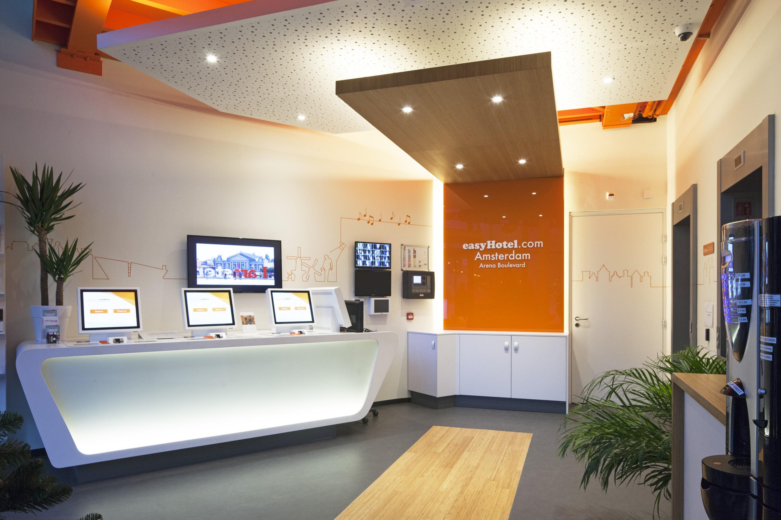 Easyhotel Amsterdam Arena Boulevard Екстер'єр фото