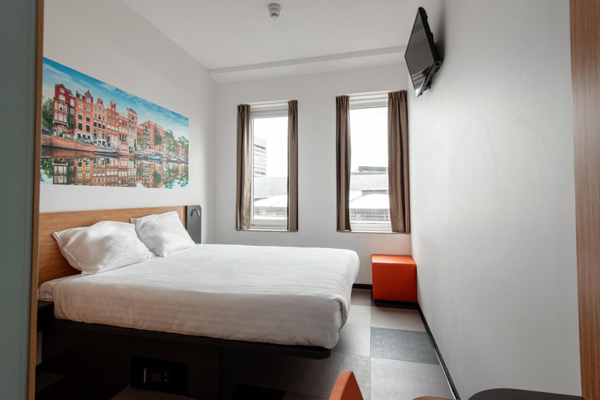 Easyhotel Amsterdam Arena Boulevard Екстер'єр фото