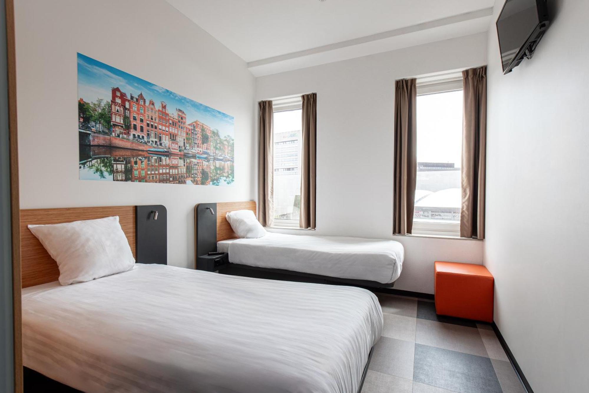 Easyhotel Amsterdam Arena Boulevard Екстер'єр фото