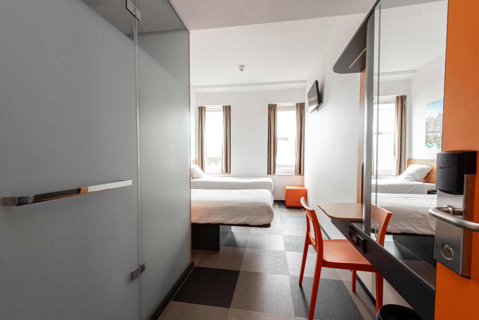 Easyhotel Amsterdam Arena Boulevard Екстер'єр фото