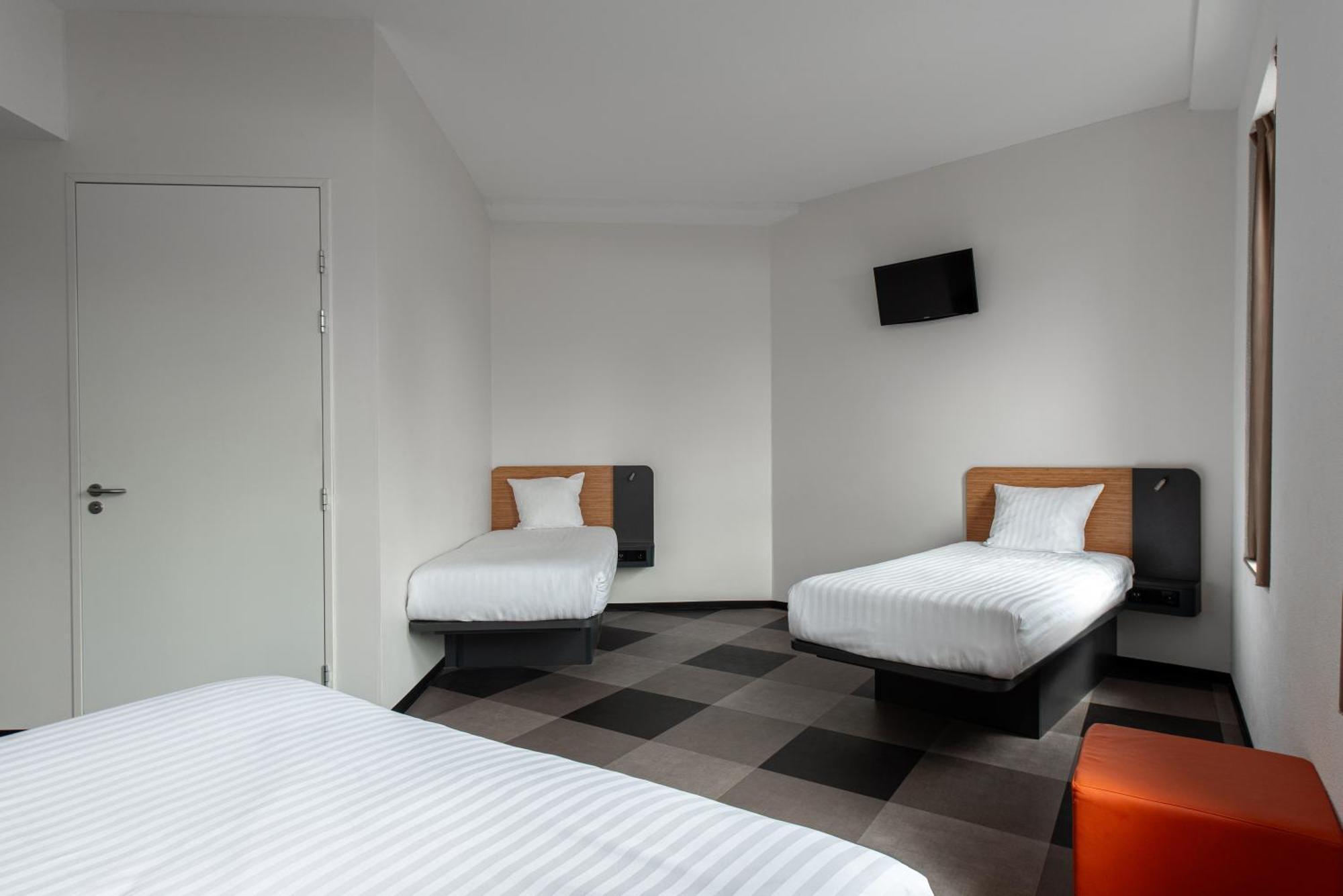 Easyhotel Amsterdam Arena Boulevard Екстер'єр фото