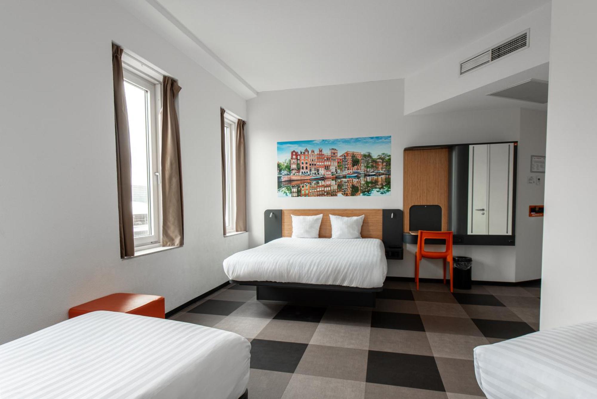 Easyhotel Amsterdam Arena Boulevard Екстер'єр фото