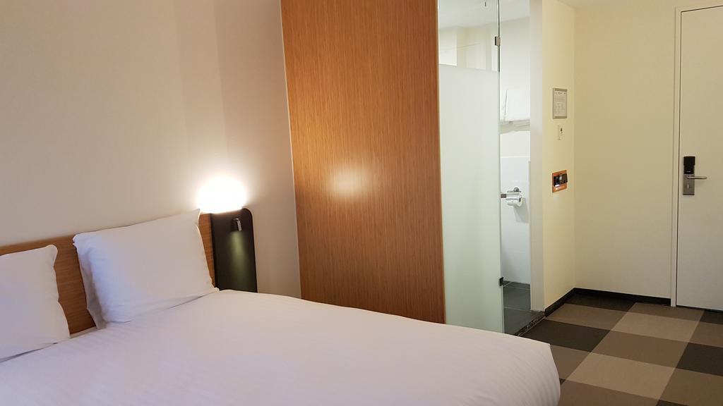 Easyhotel Amsterdam Arena Boulevard Екстер'єр фото